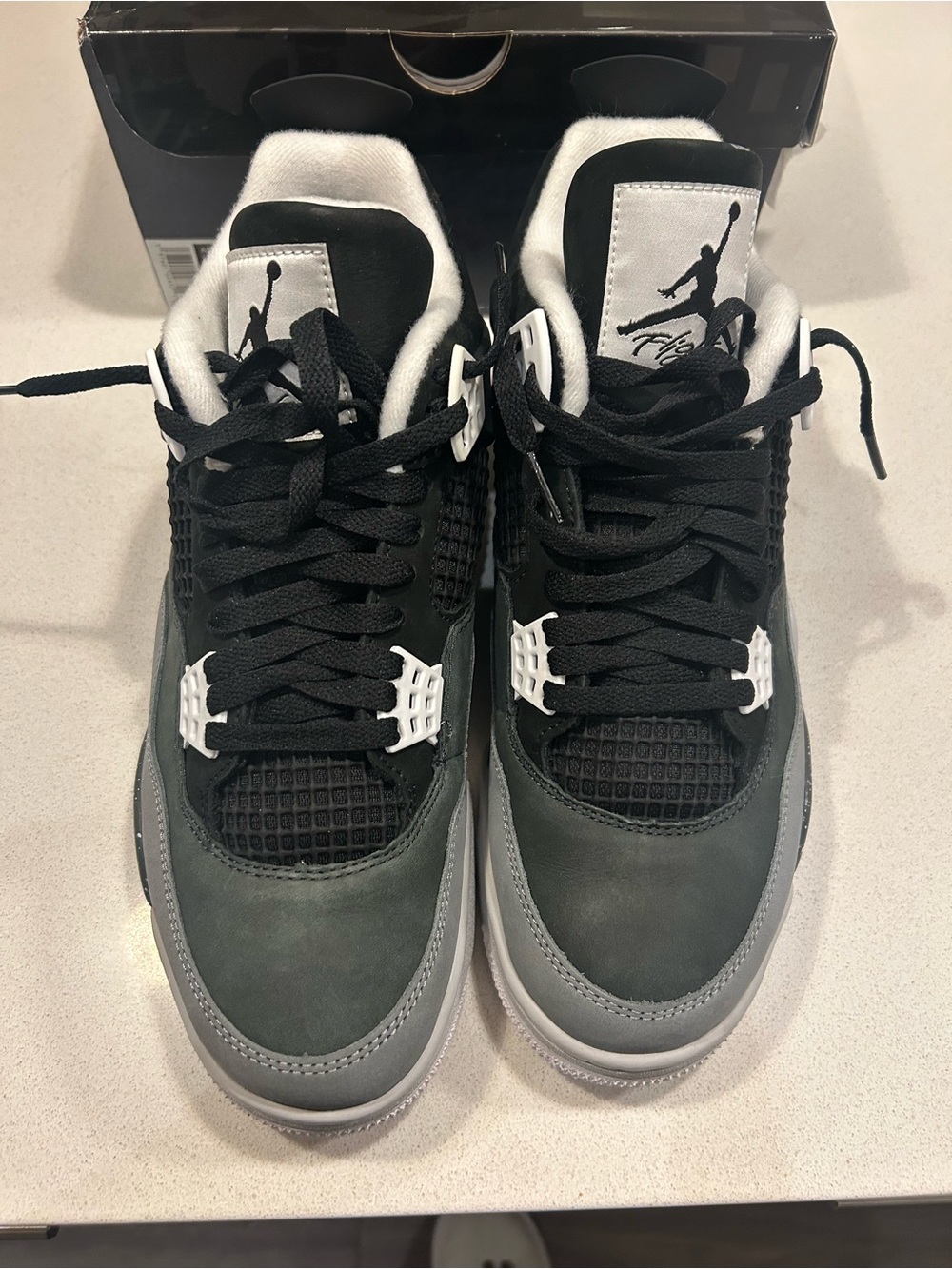 Air Jordan 4 Retro Men’s Sneakers — Black / Gray